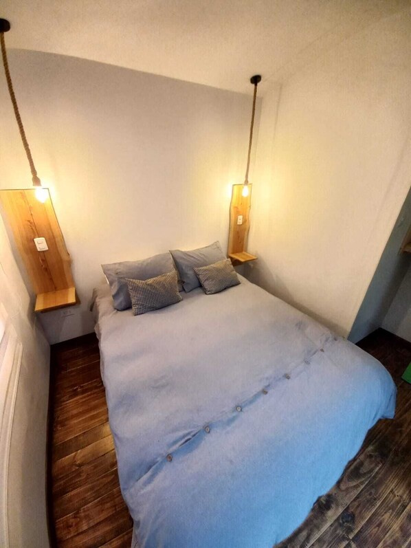 Room - Beautiful cabin in the forest, with river, no neighbors, roofed terrace, parking and wiFi (Puelo)