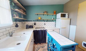 冰箱、微波炉、茶具/咖啡用具、电热水壶