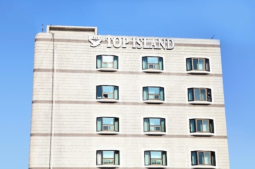 Top Island Hotel