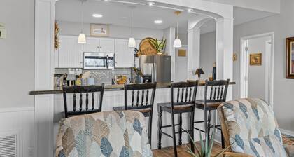 New Listing! Lagoon Villa 26 - Top Floor Balcony!