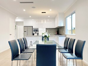 Dining - Modern New Home on Dungloe Ave, Central AC, 2 Kitchens, 3 livings (Auckland)