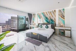 Hochwertige Bettwaren, Pillowtop-Betten, Schreibtisch