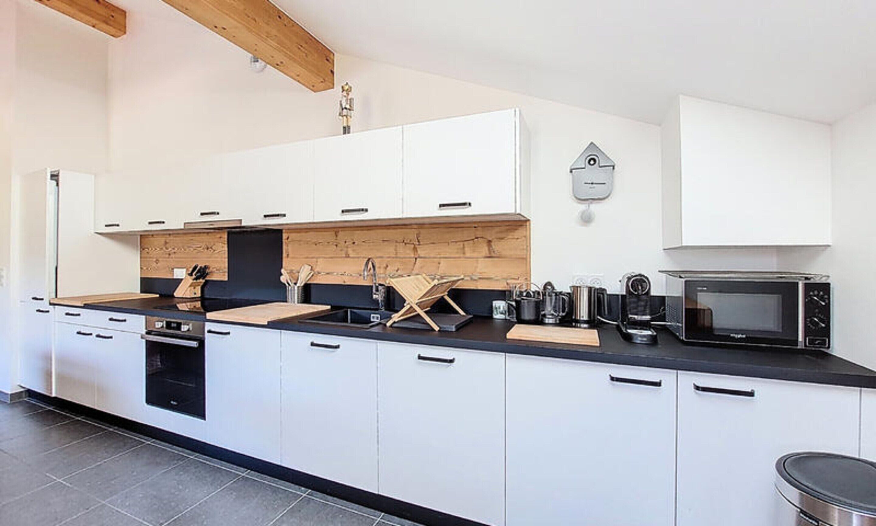 Fridge, microwave, oven, coffee/tea maker