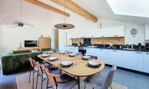 Dining - Apartment in St Jean D'aulps Ski Resort (Saint-Jean-dʼAulps)