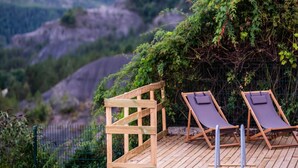 House | Balcony - Mountain-view Eco-friendly Cottage (Marcoux)