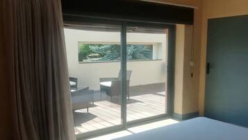 House | 2 bedrooms, individually furnished, iron/ironing board