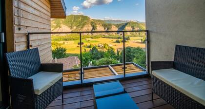 Mountain-view Eco-friendly Cottage