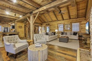 Télévision, cheminée