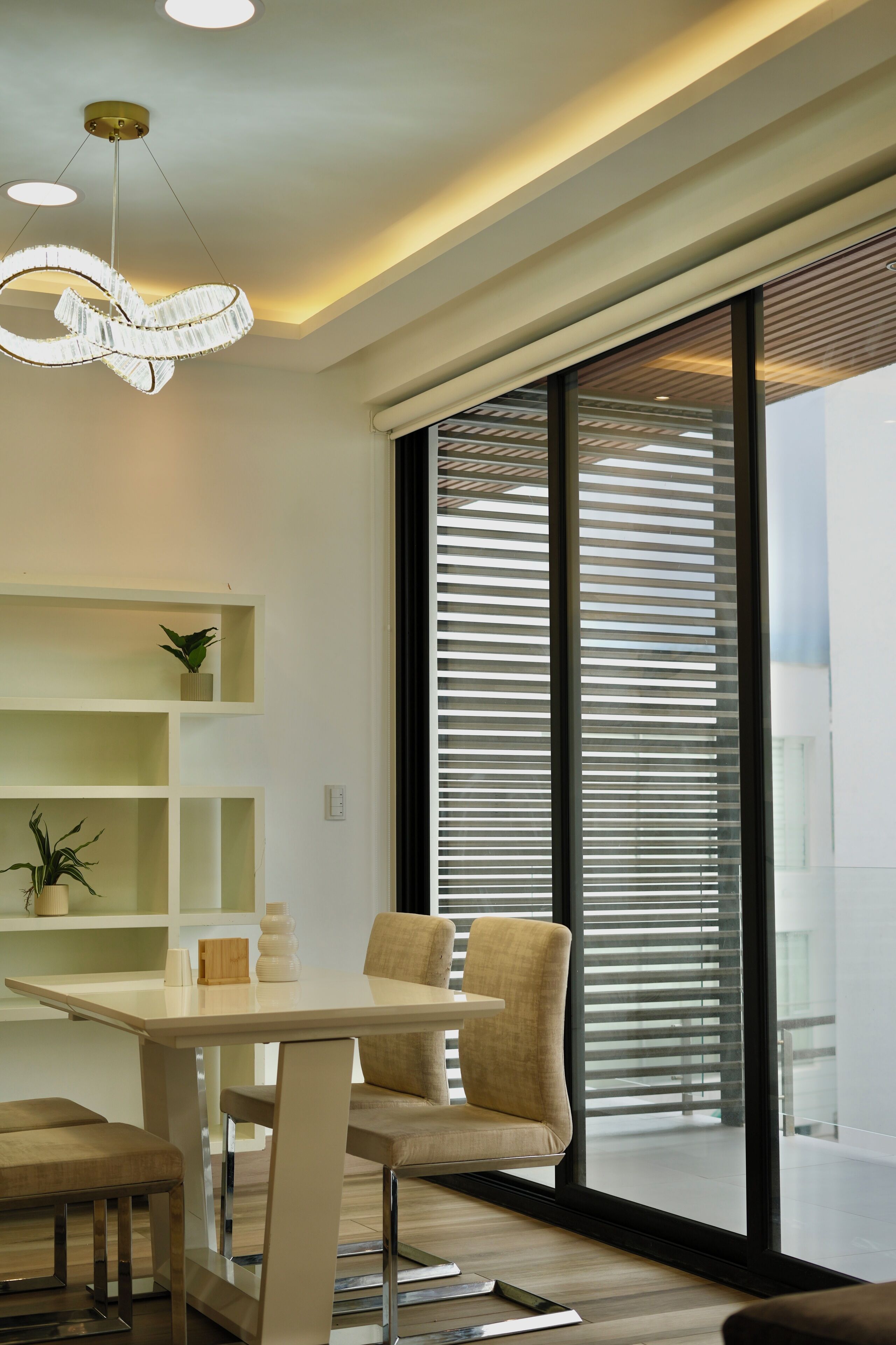 Deluxe-Apartment, Balkon, Bergblick | Esszimmer