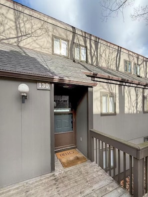 Exterior detail - Camelback Village townhouse-ski in/ski out access (Tannersville)