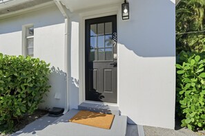 Exterior detail - A Find! 3 blocks to Gulf and Old Naples- A  King, Full Kitchen + Laundry Find! (Naples)