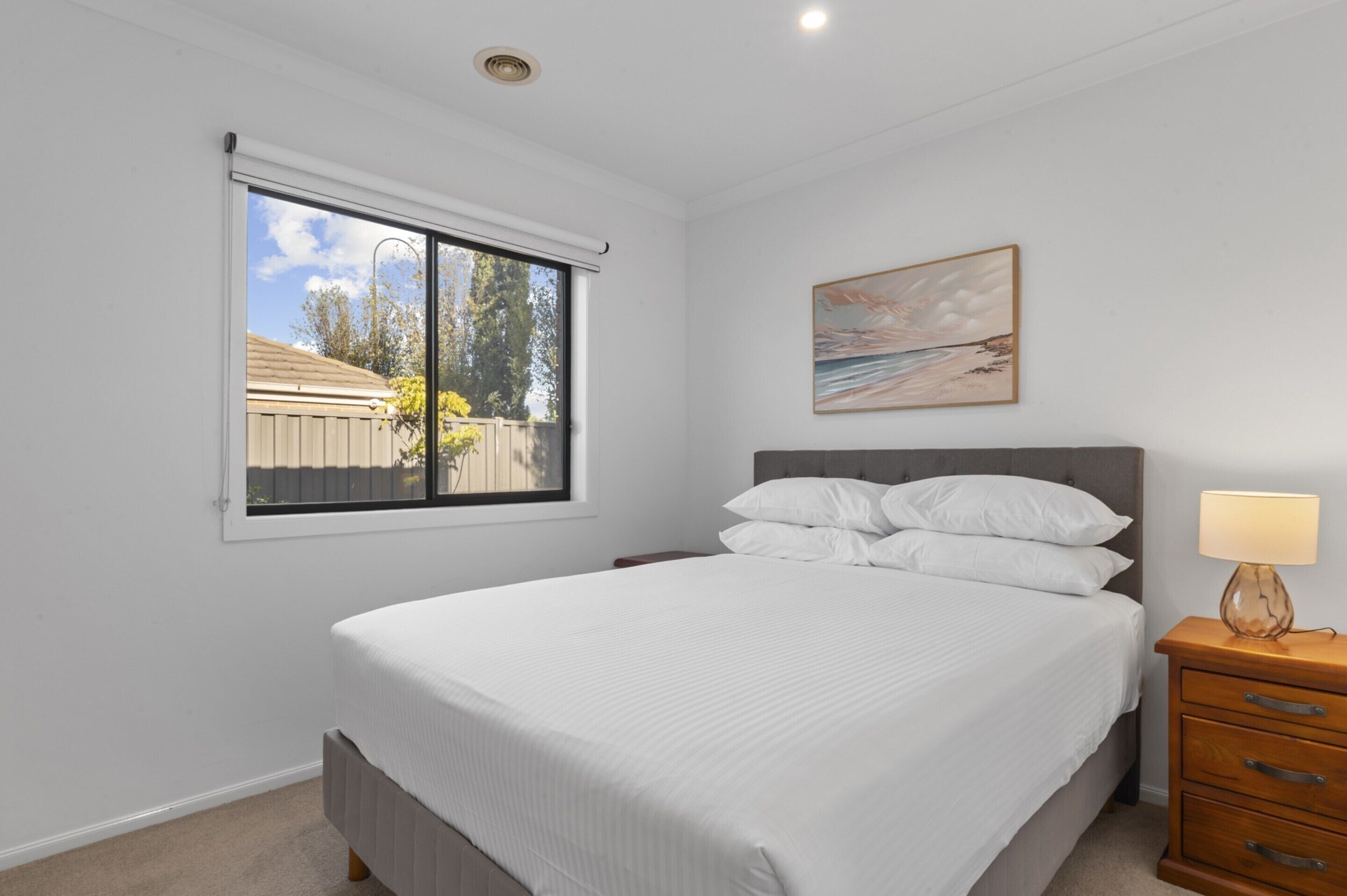 4 bedrooms, laptop workspace, bed sheets