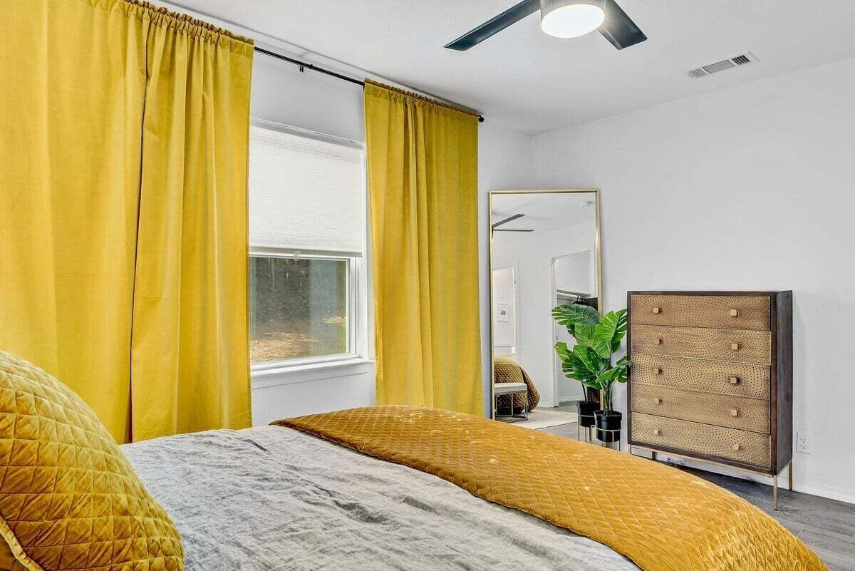 Schreibtisch, kostenloses WLAN, Bettwäsche