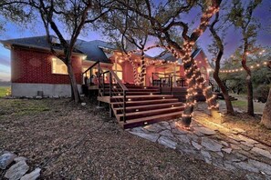 Exterior - Perfect Retreat + Pool + Cedar Hot Tub + Sleeps 12 (Austin)