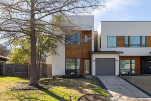 Exterior - Beautiful Zilker Home w/ Heated Pool, Outdoor Dining, and Modern Comforts (Austin)