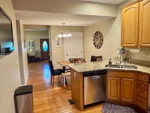 3-bedroom house in peaceful Morgantown with cool AC