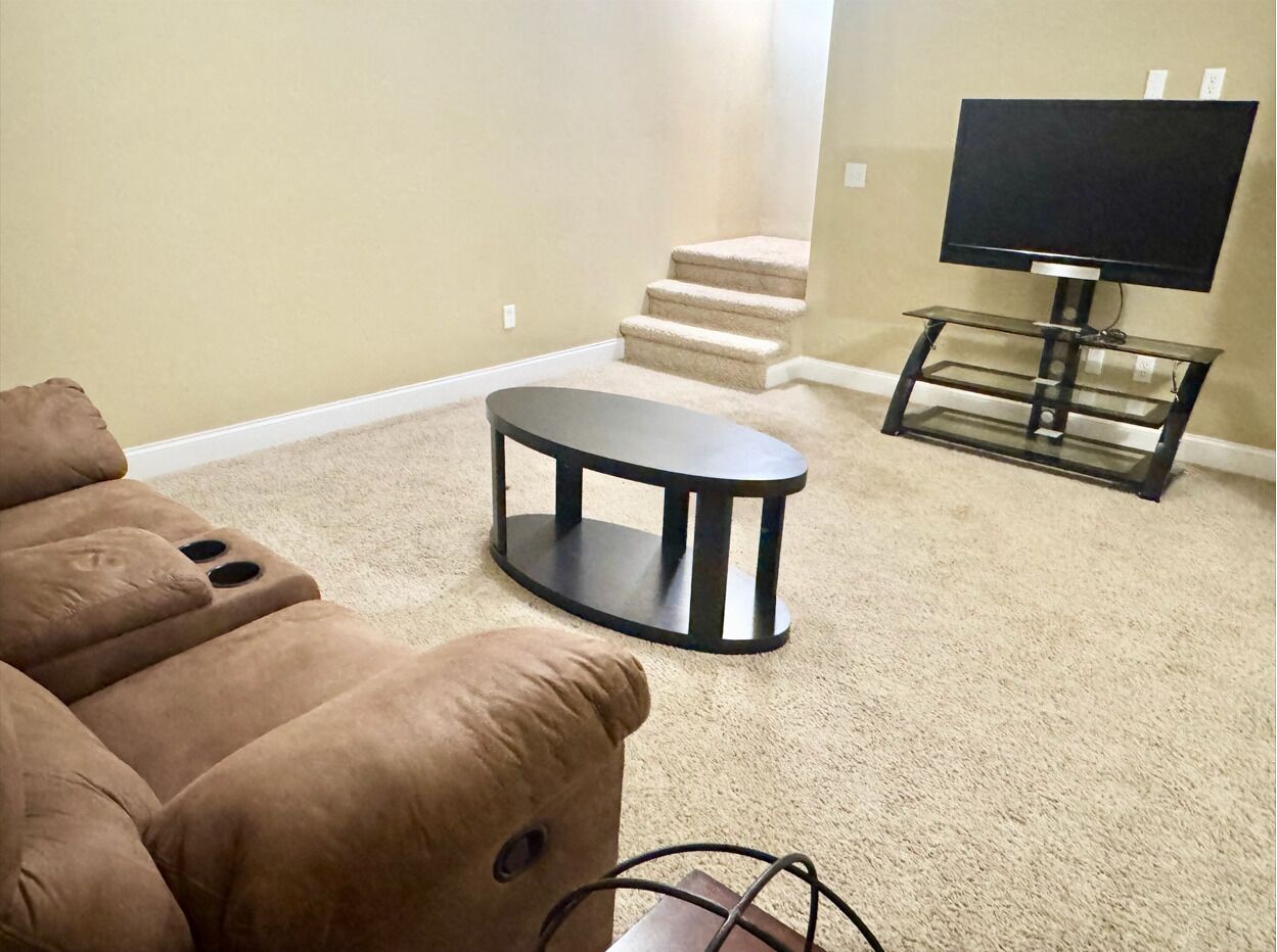 Smart TV, table tennis