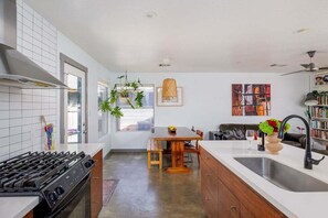 Fridge, microwave, oven, stovetop - Downtown, UT, Walkable, East Austin Gem (Austin)