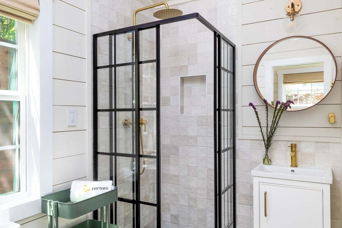 Shower, towels