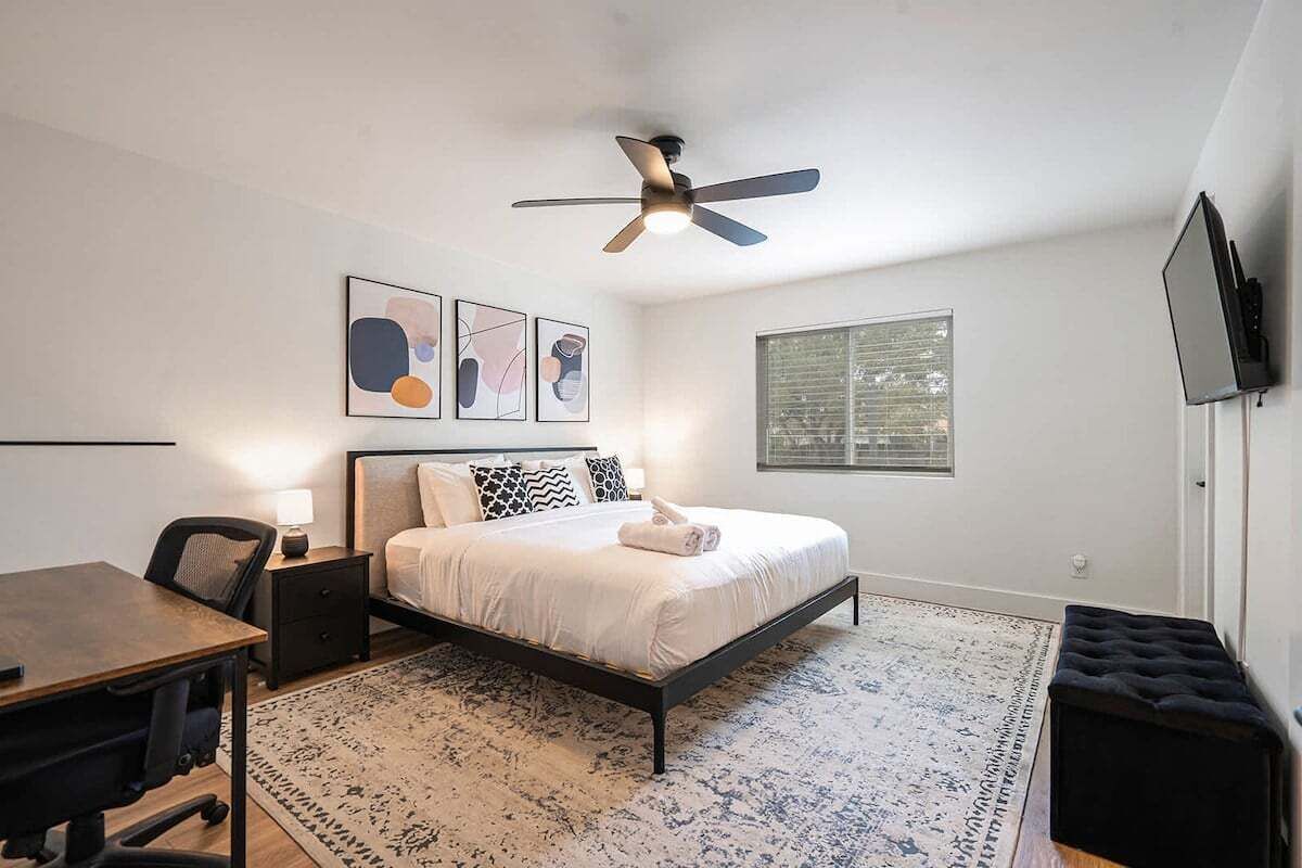 Schreibtisch, Bügeleisen/Bügelbrett, Internetzugang, Bettwäsche