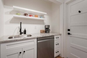 Interior - Spacious & Open S Austin Home - Good Vibes Getaway (Austin)