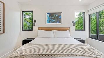 Bureau, fer et planche Ă repasser, Wi-Fi gratuit, draps fournis