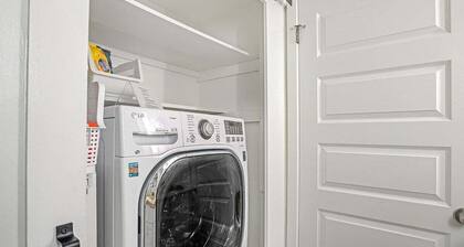🌿 Tarrytown Condo Near Downtown + Lady Bird Lake | Tarrytown Comfort 🌵