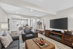TV, fireplace