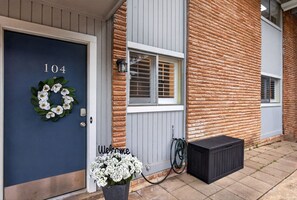 Exterior detail - 🌿 Tarrytown Condo Near Downtown + Lady Bird Lake | Tarrytown Comfort 🌵 (Austin)