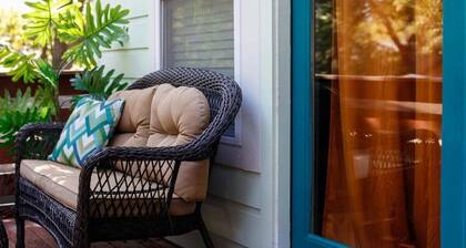 1b/1b SoCo - Austin Retro Cowboy Studio