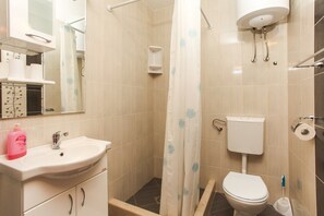 Apartamento | Baño | Ducha y secador de pelo