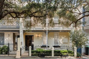 Exterior - Beautiful Terrace Home With Courtyard (Newcastle)