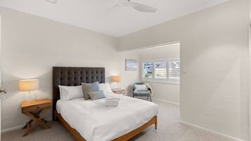 2 bedrooms, bed sheets