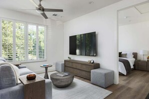 Desk, free WiFi, bed sheets - West Lake, Kitchen, Private - The Gem (Austin)