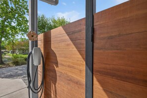 Exterior detail - 🌅 North Austin Stay w/ Workspace, EV Charger + Screened Porch | SXSW Dream | Sunrise (Austin)