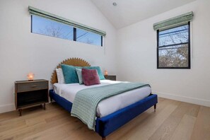 Ferros/tábuas de passar roupa, Wi-Fi de cortesia, roupa de cama