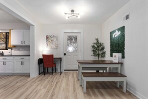 Interior - 4BR House w/ BBQ grill, Game room & 6 TVs! (Overland Park)