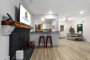 Interior - 4BR House w/ BBQ grill, Game room & 6 TVs! (Overland Park)