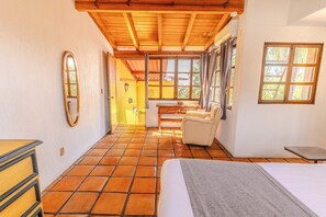 3 bedrooms, iron/ironing board, WiFi, bed sheets - Casa Hidalgo Hideaway (Chapala)