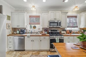 Fridge, microwave, oven, stovetop - The Feather & Fern, 2Br 1Ba Charming 1930’s Craftsman Cottage (Monroe)