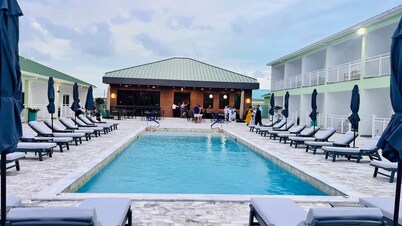 Ocean Breeze Resort  - 2-bedroom hotel suite, Pool, Gym and Restaurant
