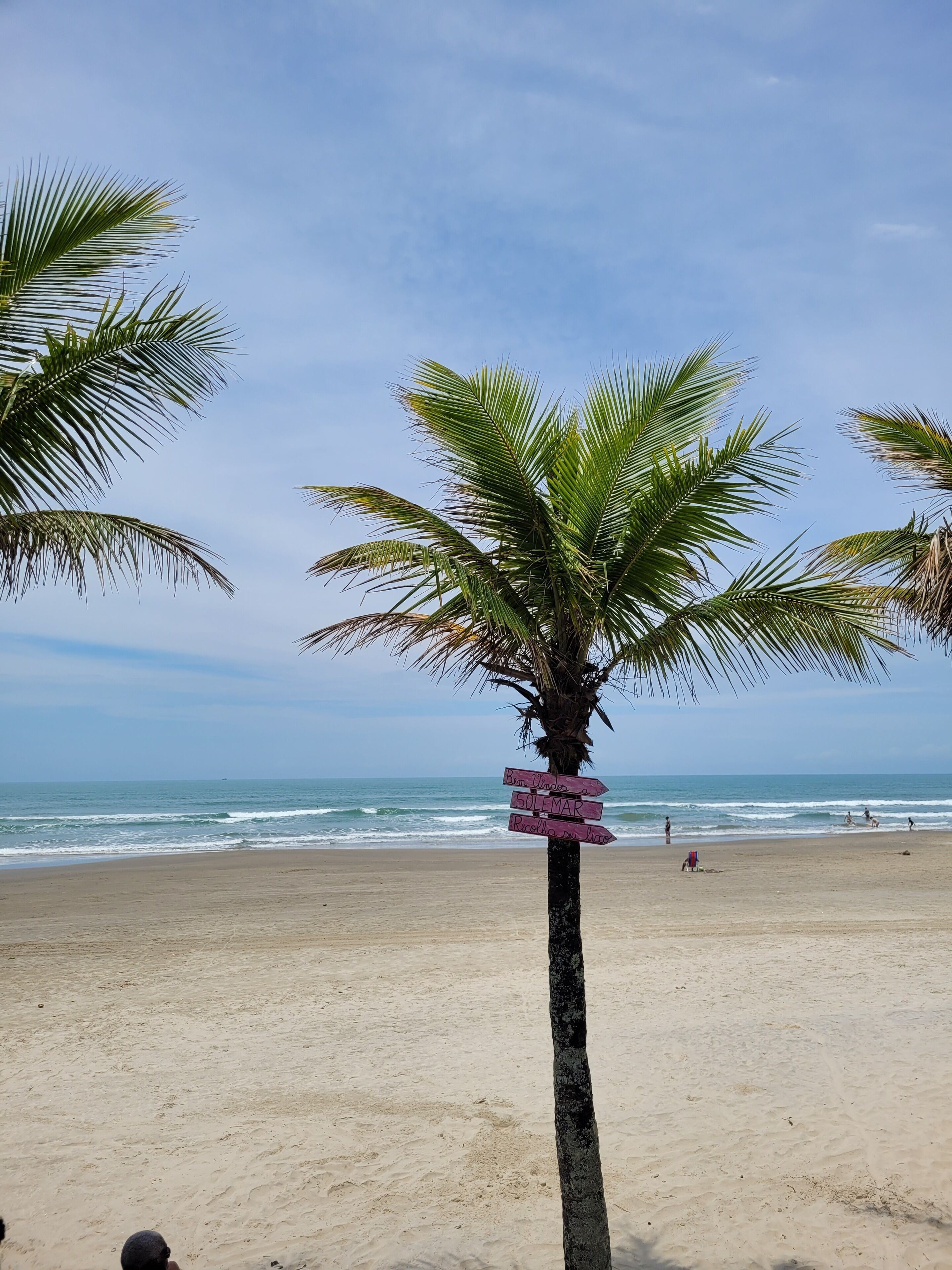 Nær stranden og solsenger