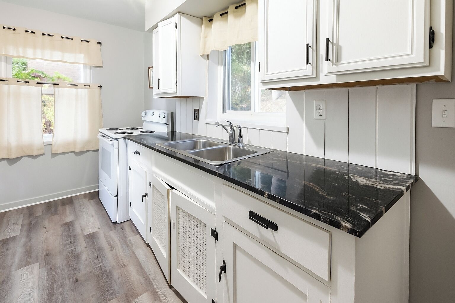 Fridge, microwave, coffee/tea maker, toaster