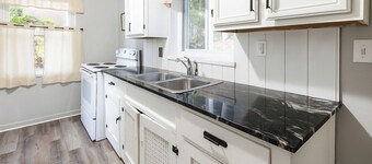Quiet Pittsburgh 3BR | Parking, AC + Pets