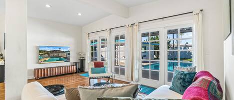 Smart TV, table football, ping pong