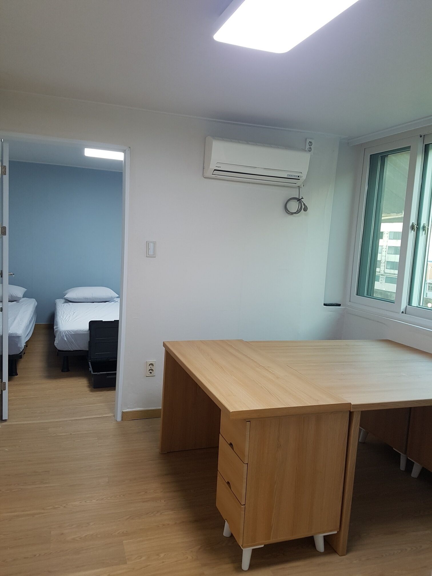 Iron/ironing board, Internet, bed sheets