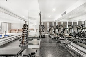 Spa treatment - 2-bed City Retreat With Gym and Pool Access (Adelaide)