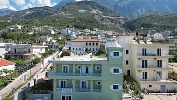 Mặt tiền nơi lưu trú