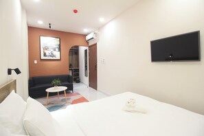 Superior tweepersoonskamer | Een kluis op de kamer, een bureau, verduisterende gordijnen, gratis wifi