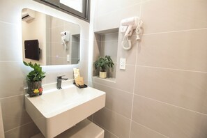 Standard-Doppelzimmer | Badezimmer